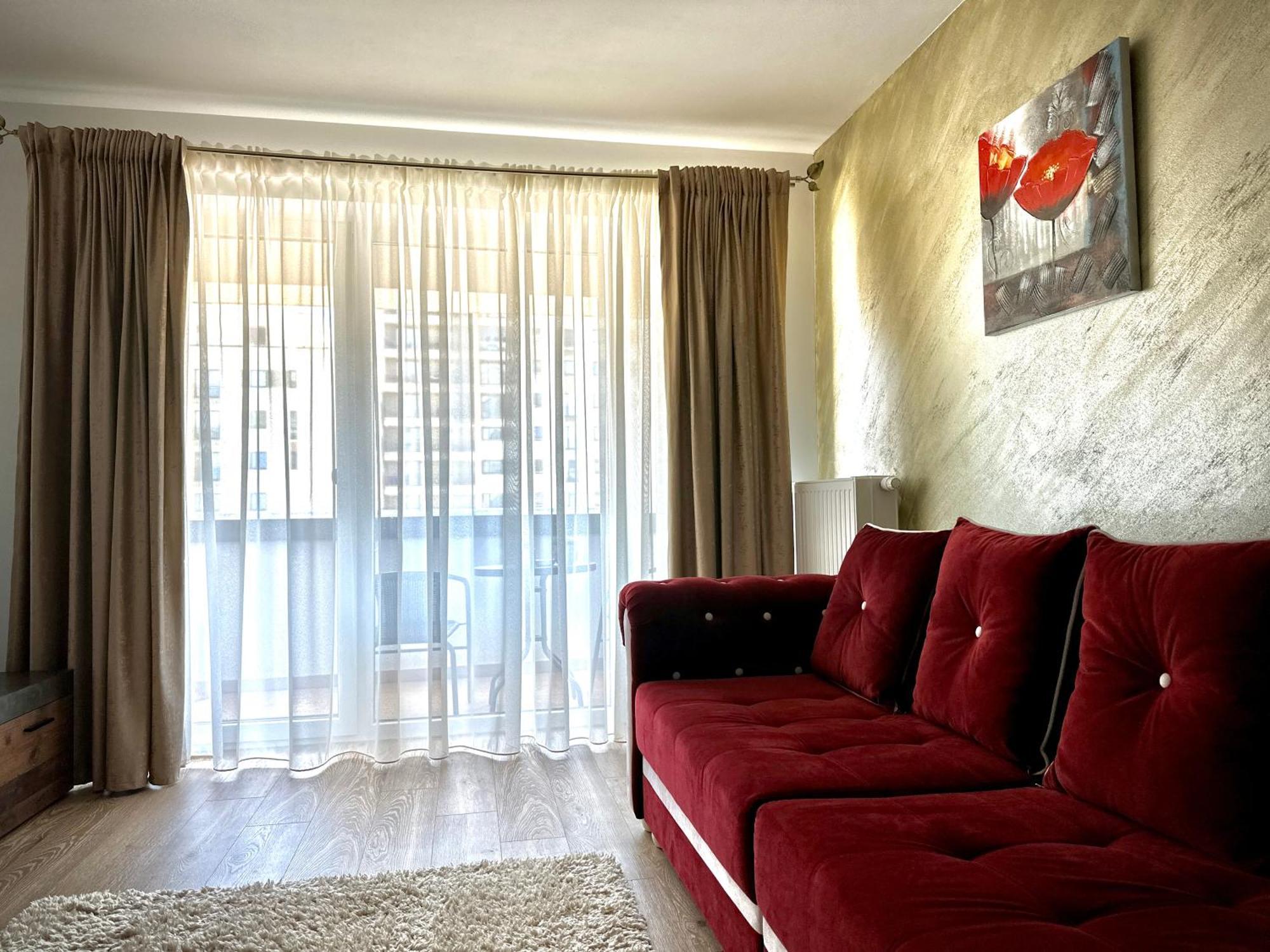 4Friendscoresibrasov Red Ngoại thất bức ảnh